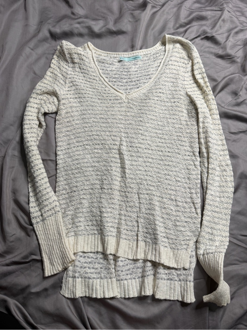 Maurices Ivory/Cream V-Neck Lightweight Knit Sweater